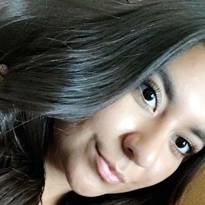 Meet your Posher, Adrianna